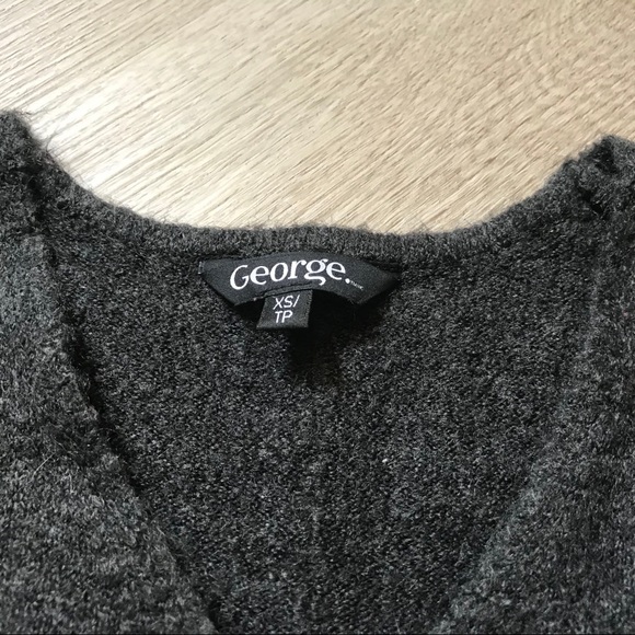 XS Fleece Longsleeve - Picture 2 of 5